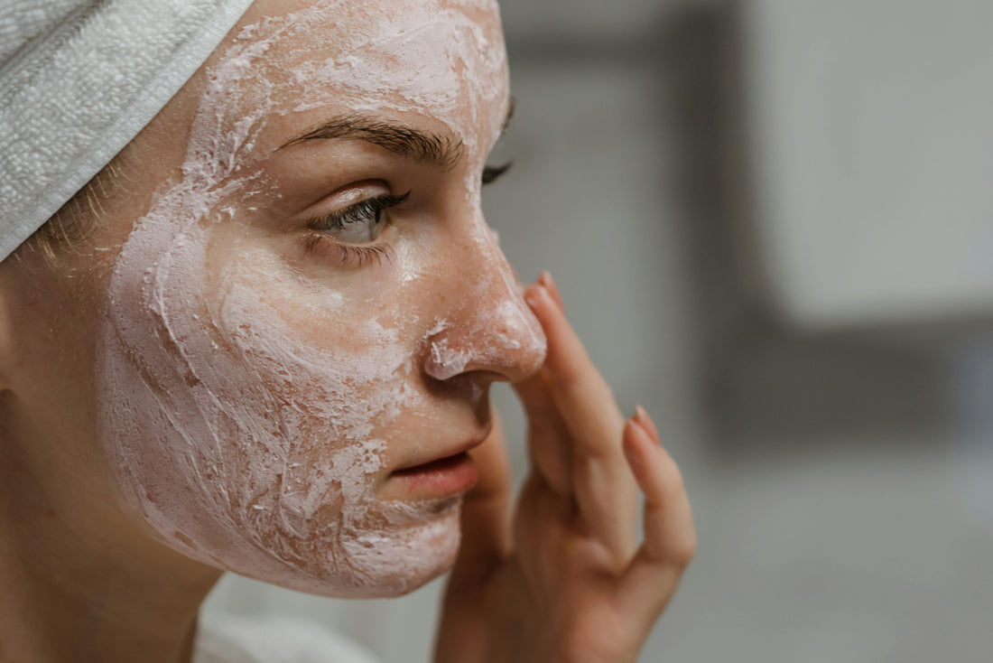 Moisturising for Aging Skin: Top Ingredients to Look For